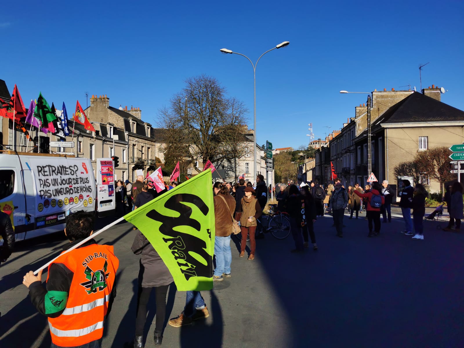 Distribution de tracts Pointe à Miteau - Poitiers